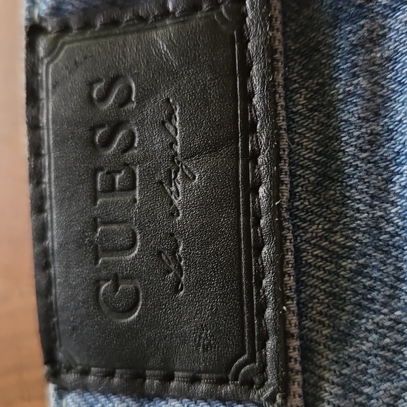 Guess Jean shorts - Picture 3 of 4